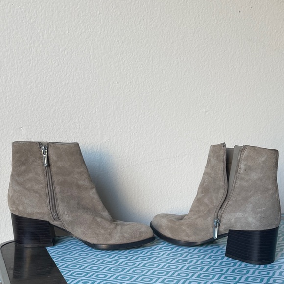 Sam Edelman Putty Suede Joey Ankle Bootie Size 7M - Picture 4 of 9